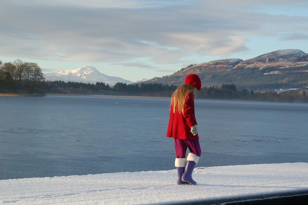 Lochend Chalets Hotel Port Of Menteith Bilik gambar